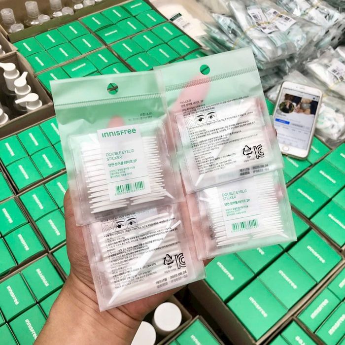 Hình ảnh thực tế Miếng Dán Kích Mí INNISFREE Eco Beauty (Nguồn: Nhà sản xuất)