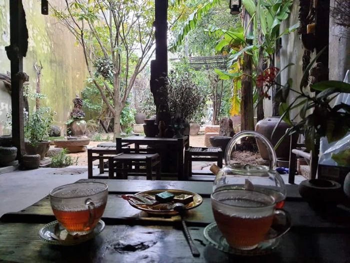 Không gian trầm mặc đầy chất thơ tại Quán trà OM