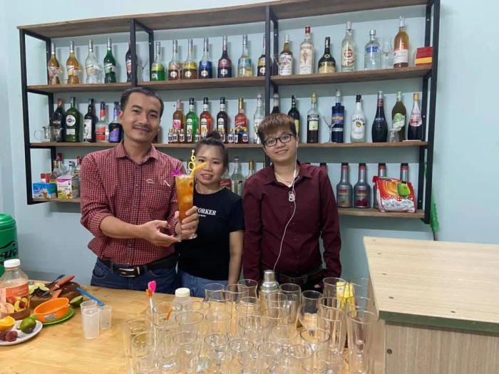 Hình ảnh lớp học pha chế chuyên nghiệp tại Trung tâm Trần Dũng