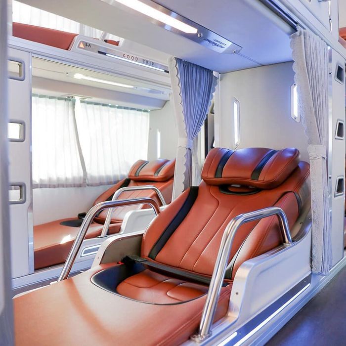 Hình ảnh khoang hành khách tiện nghi của xe Minh Đức