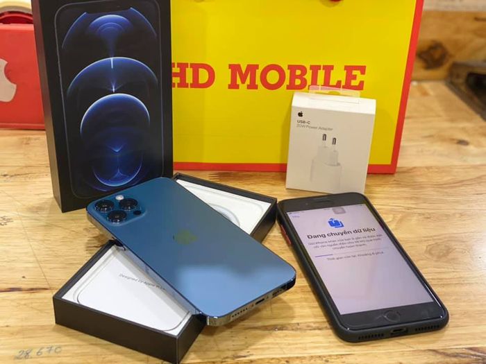 Không gian trưng bày đa dạng tại HD Mobile