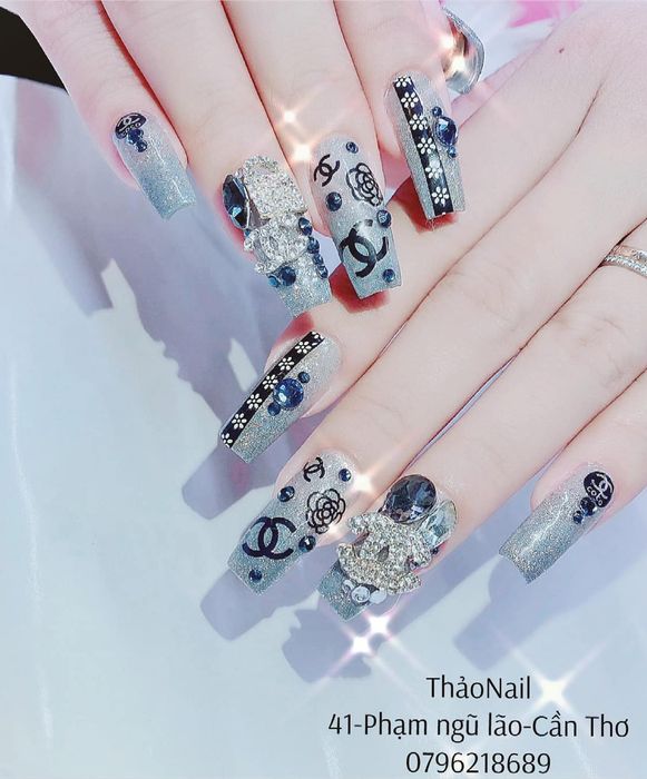 Những mẫu nail độc đáo làm say lòng giới sành điệu tại Thảo Nail