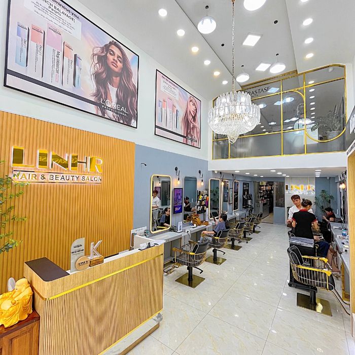 Khoảnh khắc đẹp tại LinhR Hair & Beauty Salon