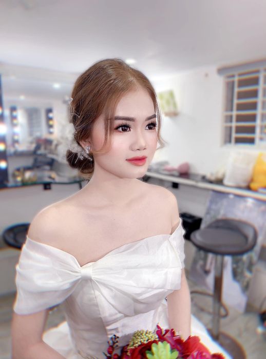 Tác phẩm trang điểm cô dâu tinh tế từ Mi Nhon Makeup