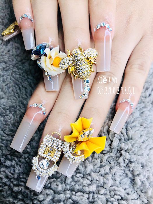 Những mẫu nail độc đáo làm say lòng giới sành điệu tại Kiều My Nail