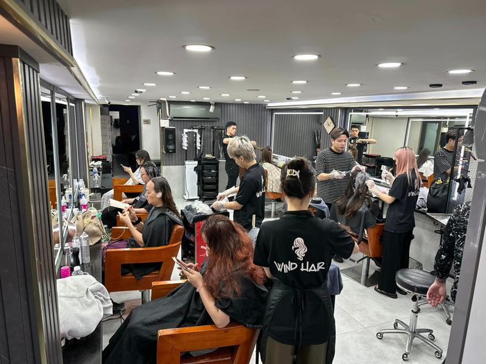 Không gian thư giãn đẳng cấp tại Wind Hair Salon (Nguồn: Wind Hair Salon)