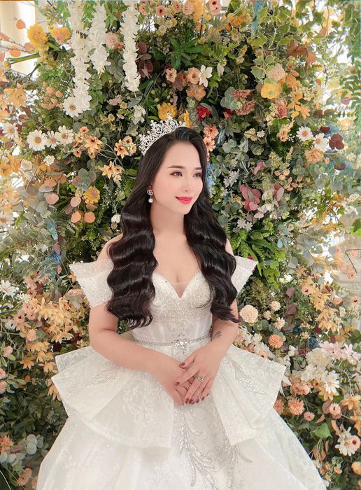 Khoảnh khắc rạng ngời của cô dâu Mi Nhon Makeup