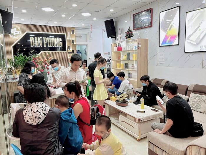 Đội ngũ tư vấn chuyên nghiệp tại Đan Phong Shop