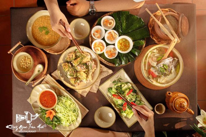Không Gian Xưa - Đại sảnh ẩm thực hoàng gia