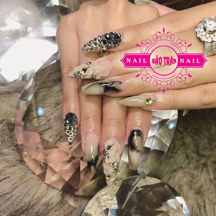 Nghệ thuật vẽ móng đỉnh cao tại Nail Bảo Trân