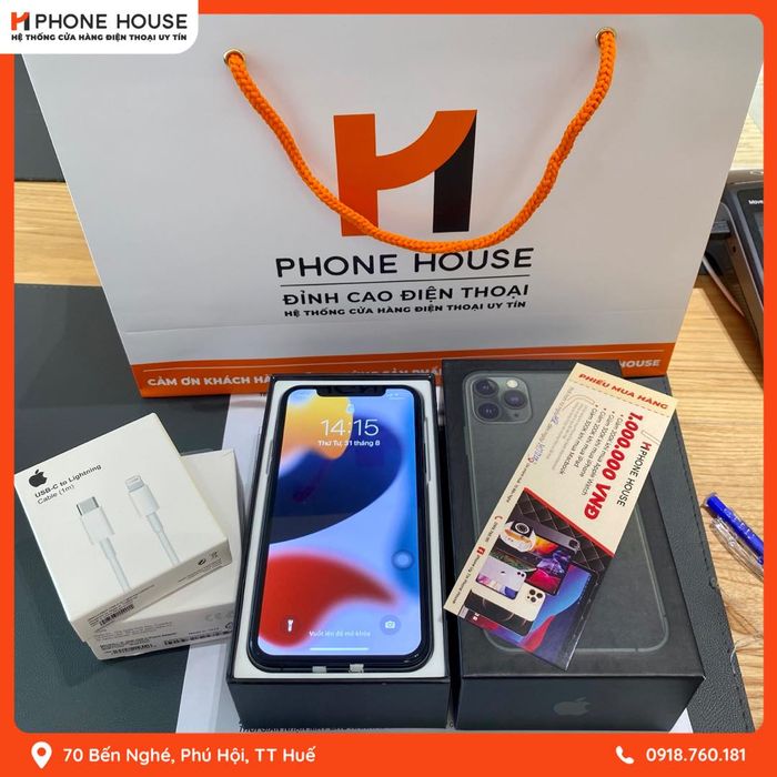 Không gian trưng bày sang trọng tại Phone House