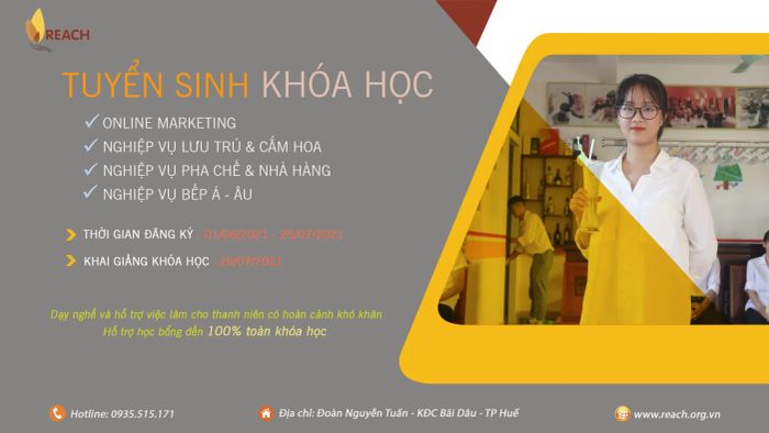 Học viên REACH Huế thực hành kỹ thuật pha chế chuyên nghiệp