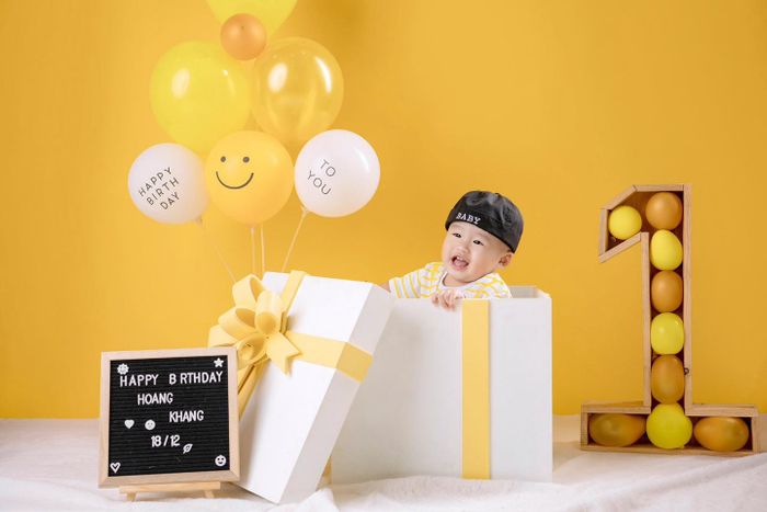 THÀNH VINH Wedding - Hình ảnh 1: Từng khoảnh khắc đáng yêu, tự nhiên của bé yêu được studio này ghi lại một cách tinh tế và đầy cảm xúc, làm cho bộ ảnh thêm phần sống động và đẹp mắt.