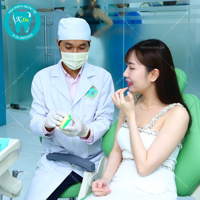 Hình ảnh đội ngũ bác sĩ chuyên môn cao tại Nha Khoa Quốc Tế K-Da