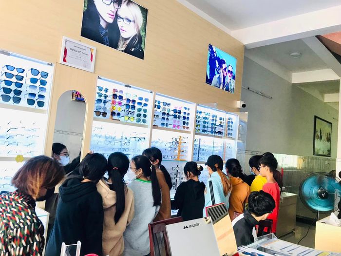 Không gian sang trọng và hiện đại tại MC Eyewear