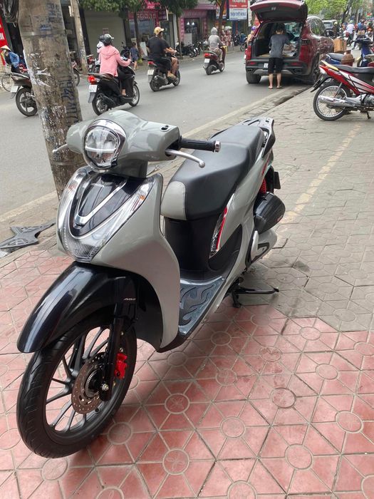 Không gian trưng bày xe máy hiện đại tại Xe Máy Sơn Hải Quân