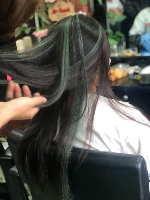 Không gian sang trọng và chuyên nghiệp tại Salon Anh Vũ