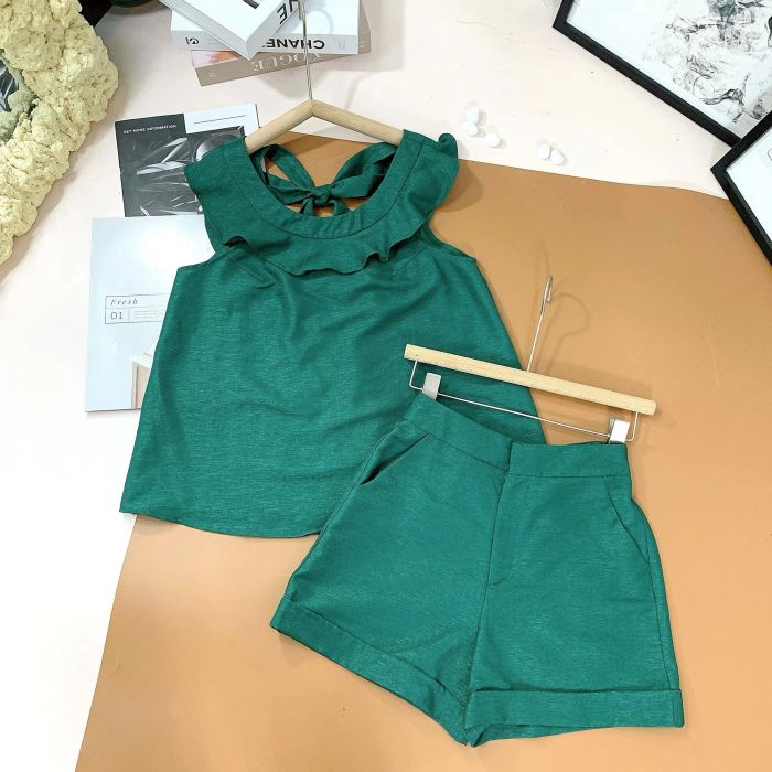 Không gian mua sắm sang trọng tại Oanh Lê Store