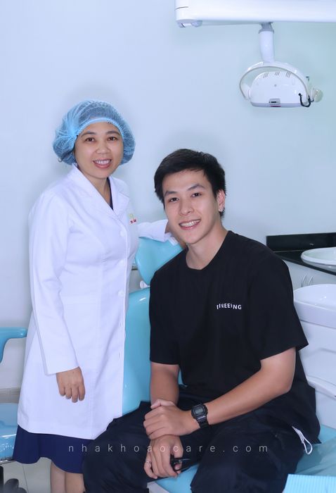 Hình ảnh đội ngũ bác sĩ chuyên môn cao tại Nha khoa O'CARE