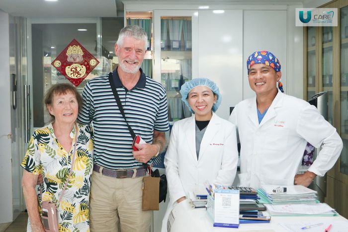 Hình ảnh đội ngũ bác sĩ chuyên môn tại Nha Khoa Ucare