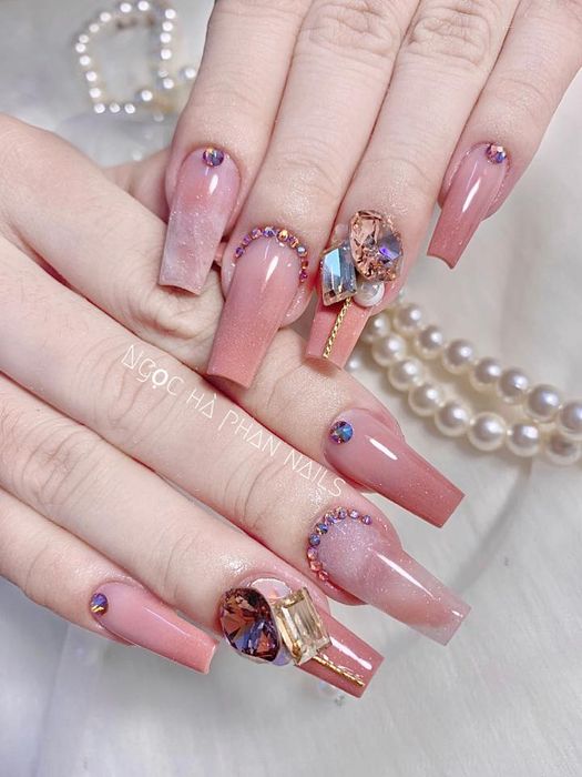 Nails Ngọc Hà Phan - Tác Phẩm Nghệ Thuật Trên Từng Đầu Móng