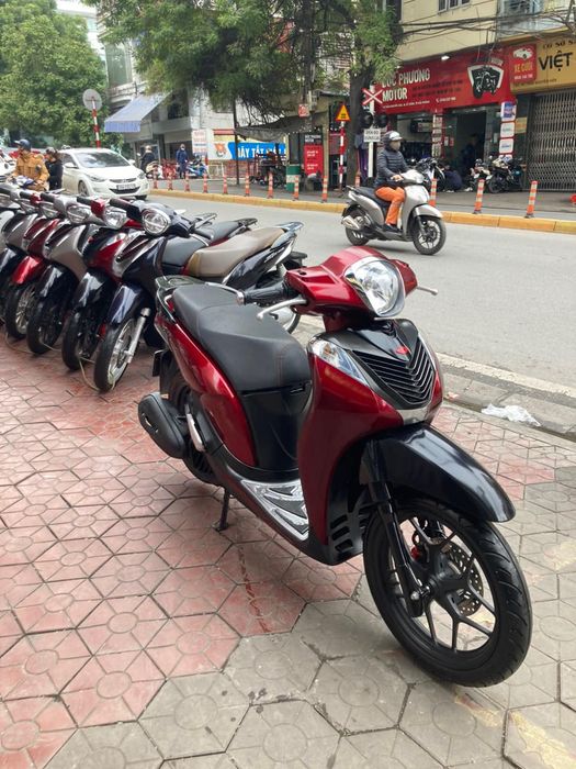 Đội ngũ nhân viên chuyên nghiệp tại Xe Máy Sơn Hải Quân