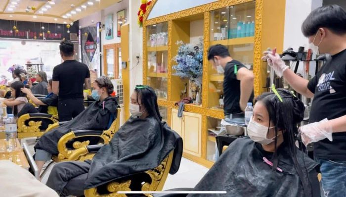 Hình ảnh không gian sang trọng tại Salon Tóc Thắng