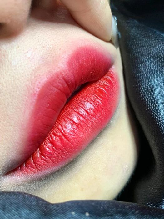 Hình ảnh khách hàng trải nghiệm dịch vụ tại Lâm Linh Beauty Academy