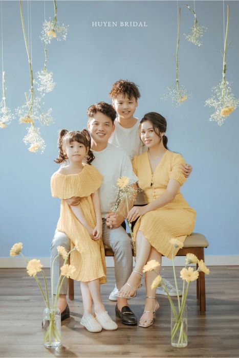Khoảnh khắc gia đình ấm áp tại Huyen Bridal