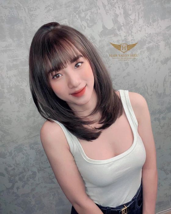 Hair Salon Hiếu - Mái tóc của bạn sẽ trở nên đầy sức sống và quyến rũ khi đến với salon. Không gian thân thiện, dịch vụ chuyên nghiệp sẽ mang đến cho bạn trải nghiệm làm đẹp tuyệt vời với những mẫu tóc hot nhất hiện nay.