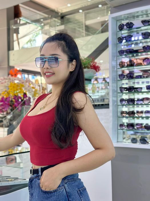 Bộ sưu tập kính đa dạng tại Mạnh Hùng Eyewear