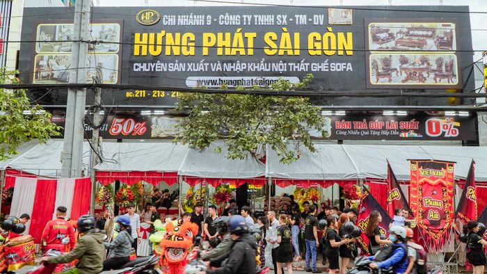 Không gian trưng bày sang trọng tại Hưng Phát Sài Gòn