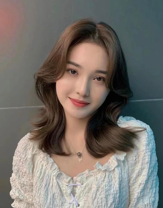 Hình ảnh thứ hai tại Trí Nguyễn Hair Salon – Nét đẹp chuẩn form tóc layer