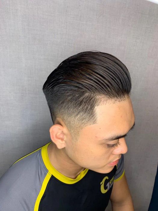Khoảnh khắc thực hiện tác phẩm nghệ thuật tóc nam tại BarberShop Vũ Trí - Ảnh 3