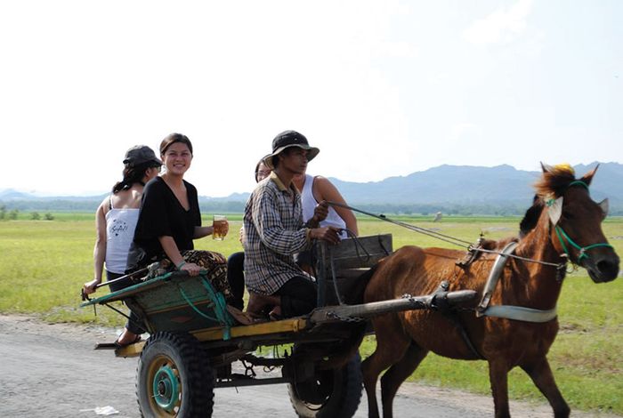 Hình ảnh minh họa sống động về phương tiện vận chuyển truyền thống (Nguồn: internet)