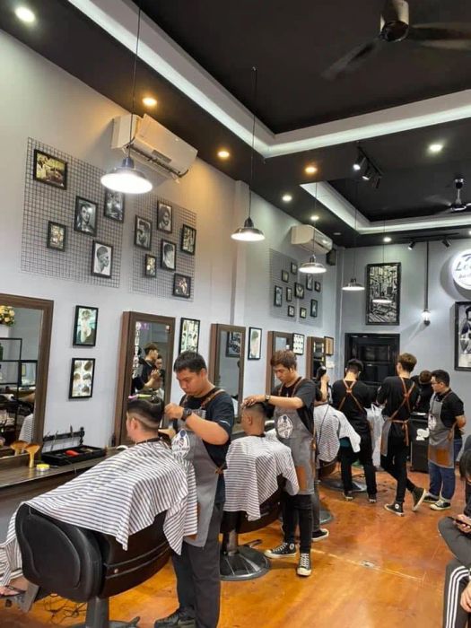 Lee Barbershop - hình ảnh không gian sang trọng với phong cách retro độc đáo