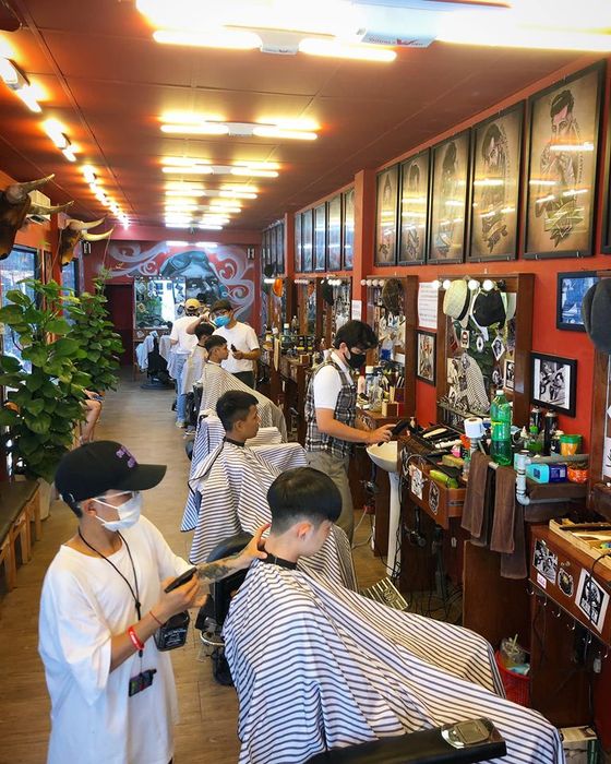 Không gian sang trọng mang đậm phong cách cổ điển tại Liêm BarberShop