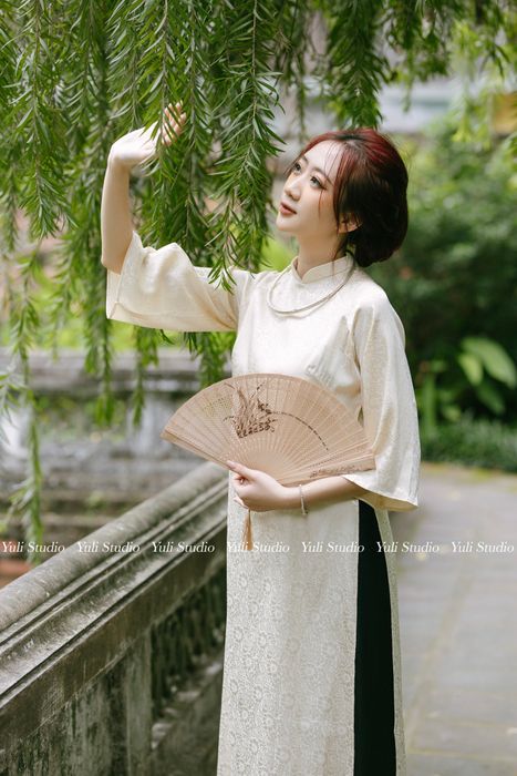 Yuli Studio - Tác phẩm áo dài thanh lịch