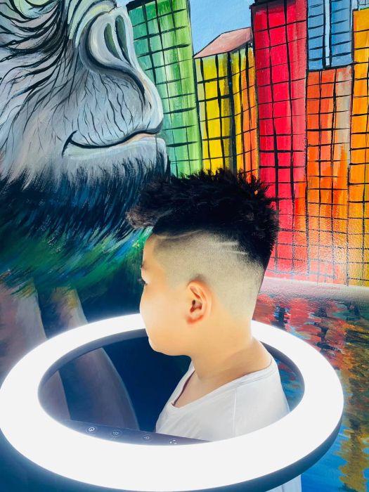 Hình ảnh salon Khang Nguyễn - không gian sang trọng dành cho phái mạnh