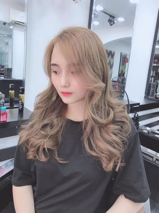 Hình ảnh thực tế quy trình làm tóc tại Salon Long Toàn