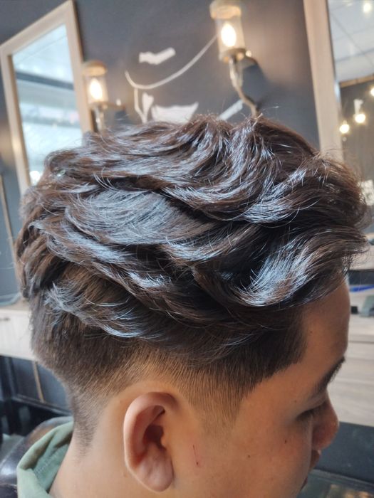 105 Barber Shop qua góc nhìn nghệ thuật - nơi mỗi kiểu tóc là một tác phẩm đầy sáng tạo.