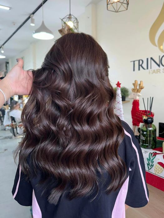 Hình ảnh Trí Nguyễn Hair Salon - Không gian sang trọng, hiện đại