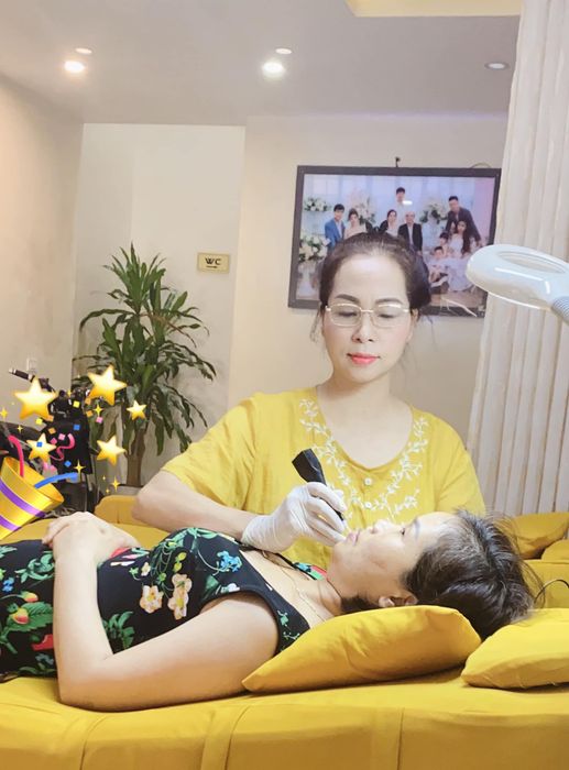 Hình ảnh thực tế quy trình phun xăm tại Thẩm Mỹ Viện Thu Hiền