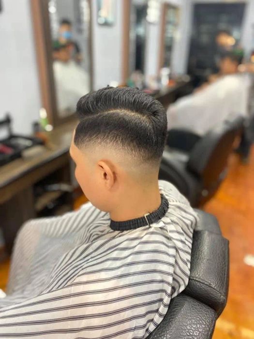Lee Barbershop - Hình ảnh không gian sang trọng với những đường nét thiết kế đậm chất cổ điển