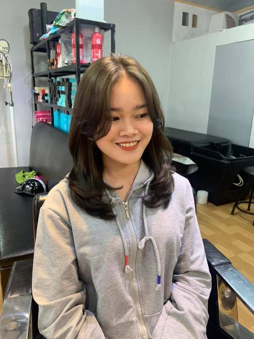 Không gian hiện đại và sang trọng tại Hair Salon Tường Tony