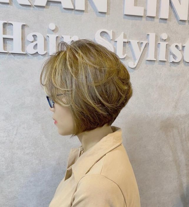 Không gian hiện đại và sang trọng tại Hair Salon Trần Linh