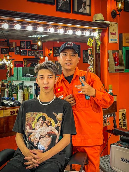 Đông Tây Barbershop ảnh 1