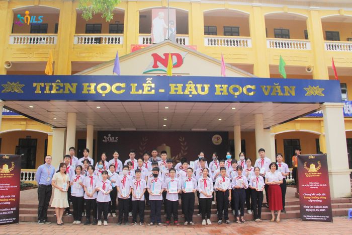 Giờ học sôi nổi trong lớp học hiện đại tại THCS Nguyễn Du