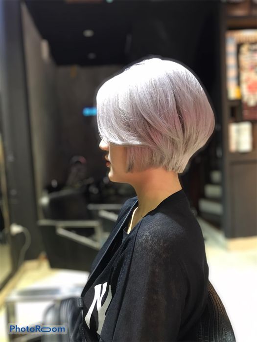 Không gian hiện đại và phong cách phục vụ chuyên nghiệp tại Phương Hoàng Hair Salon