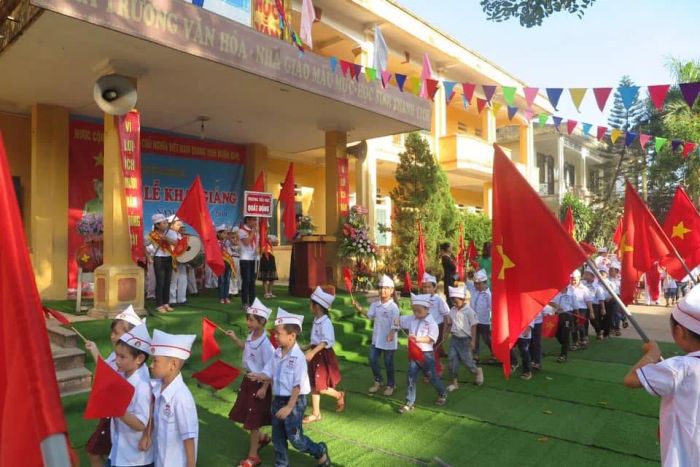 Khuôn viên xanh mát của Trường Tiểu học Quất Động